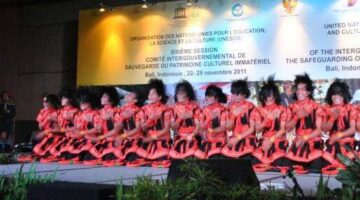 Syair, Gerak, dan Tauhid: Menelusuri Akar Sufi Tari Saman