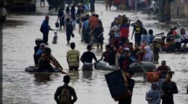 Warga Jakarta mengungsi akibat banjir | doc | cut | Google 