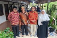 Fhoto dari kiri kekanan: Tgk Ahmad Zaini, Hardansyah, Idris Arlem, Nurhayati Sahali | doc | inset |