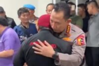 Fhoto|cut|google| Kapolri kunjungi korban dan minta maaf pada keluarga korban di RSCM di Jakarta