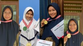 Empat siswi SMPT Muhamaddiyah peraih medali emas dan perak, Rabu (20/8)