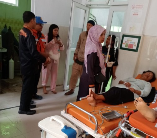 Tim evakuasi di Puskesmas perawatan Terangun, Kamis (18/9)