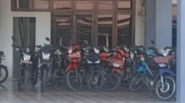 Kenderaan dinas roda dua di halaman Kantor BPKK, Senin (22/9)