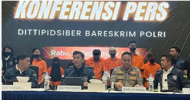 Fhoto|cut|detiknews| Konfrensi Pers penangkapan pelaku penyebar konten oleh Bareskrim Polri, Rabu 3/9/2025
