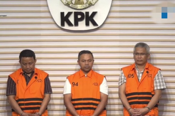 Gubernur Riau AW dan Kepala Dinas PUPR Riau MAS, Tenaga Ahli Gubernur DAN |Gambar|cut|Google|Kompas.com|