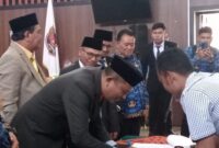 Bupati Gayo Lues saat penandatanganan KUA-PPAS Sementara 2026, Senin (17/11/2025)