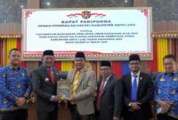 Usai Penandatanganan KUA-PPAS, Fahmi Sahab Nomor 2 dari kanan |doc|dprk|