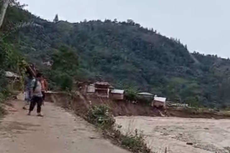 Kondisi hari pertama Kampung Agusen, debit air masih tinggi |doc|insetgalusnews|
