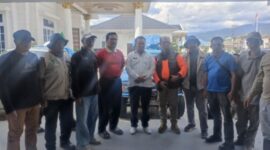 Relawan kemanusiaan Muhamaddiyah dilepas Plt Sekretaris Daerah Kabupaten Gayo Lues, dr Nevirizal M.Kes, Rabu (24/12/2025).