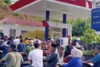 SPBU Terangun diserbu warga | doc | cut | videowarga |