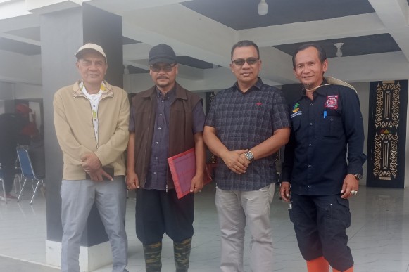 Plt Kadis Koperasi UMKM Galus Syamsul Bahri, Plt Kadis Koperasi UKM Aceh, Zulkifli, Kadis Sosial Gayo Lues, Jasiwa Maytense, Minggu (14/12/2025)