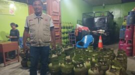 Sedang mengumpulkan gas elpiji 3 kg di Aceh Tenggara