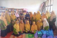 Aisyiyah Kabupaten Gayo Lues salurkan bantuan kepada pengungsi di posko SDN 10 Blangtenggulun, Minggu (4/1/2026)