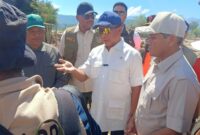 Menteri Dalam Negeri Republik Indonesia Tito Karnavian dan Wakil Gubernur Aceh meninjau lokasi terdampak bencana Hidrometeorologi di Gayo Lues, Minggu (11/1/2026) Fhoto: Bambang Yudi