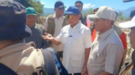 Menteri Dalam Negeri Republik Indonesia Tito Karnavian dan Wakil Gubernur Aceh meninjau lokasi terdampak bencana Hidrometeorologi di Gayo Lues, Minggu (11/1/2026) Fhoto: Bambang Yudi