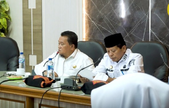 Plt Sekda Gayo Lues dr Nevirizal bersama wakil Bupati Gayo Lues H Maliki | Fhoto | Cut | Diskominfo |