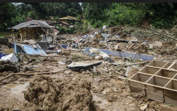 Longsor Cisarua Bandung Barat | doc | cut google |