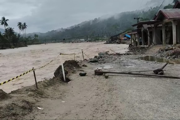 Jalur darurat Kutacane-Blangkejeren kembali terputus setelah tanggul sementara sungai Agusen (Lawe Alas) di terjang air setelah hujan deras dihulu sungai, Kamis (1/1/2026)