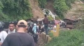 Warga terjebak longsor di kecamatan Putri Betung, Gayo Lues-Aceh, Jumat (2/1/2026) doc warga