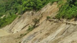 Longsor susulan jalur lintas Blangkejeren-Kutacane di kecamatan Putri Betung, Minggu (4/1/2026).