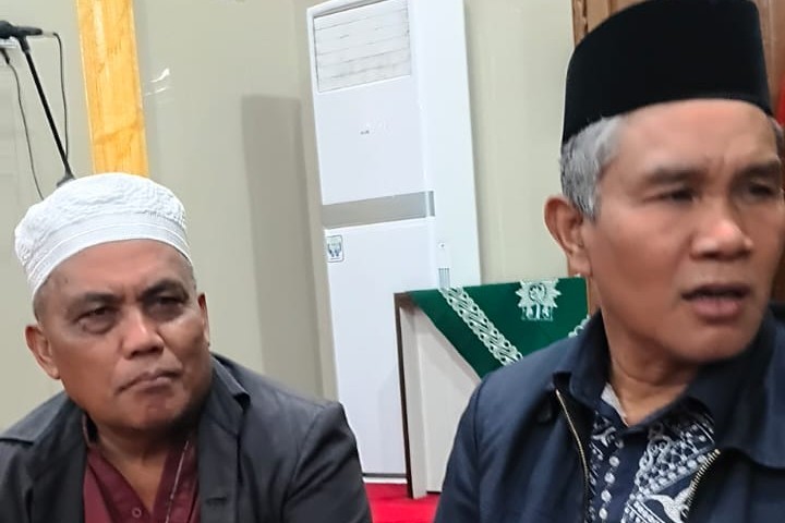 Dr Alihasimy, SAg, MA bersama Ibrahim MBa