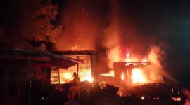 Kebakaran didepan Kampus PSDKU Unsyiah Blang Nangka Kampung Akul, Blangjerango Gayo Lues, Senin dinihari sekira pukul 3.00 Wib dinihari.