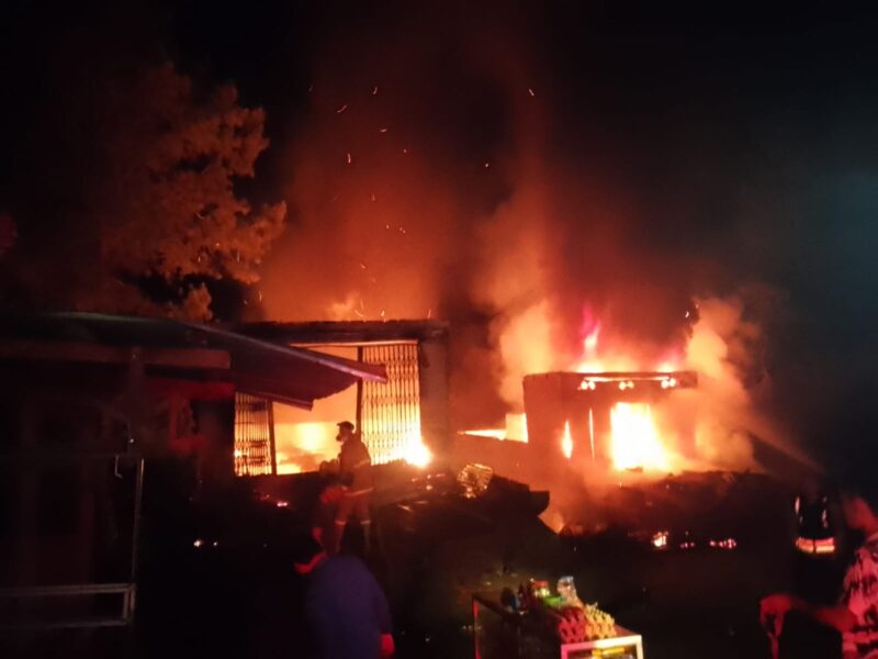 Kebakaran didepan Kampus PSDKU Unsyiah Blang Nangka Kampung Akul, Blangjerango Gayo Lues, Senin dinihari sekira pukul 3.00 Wib dinihari.