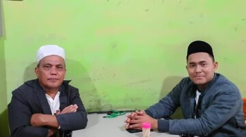 Kepala SMA Muhamadiyah Gayo Lues, Marjuan SPd MPd Gr bersama Jurnalis Insetgalusnews Ibrahim Aceh, Bemung 16 Pebruari 2026