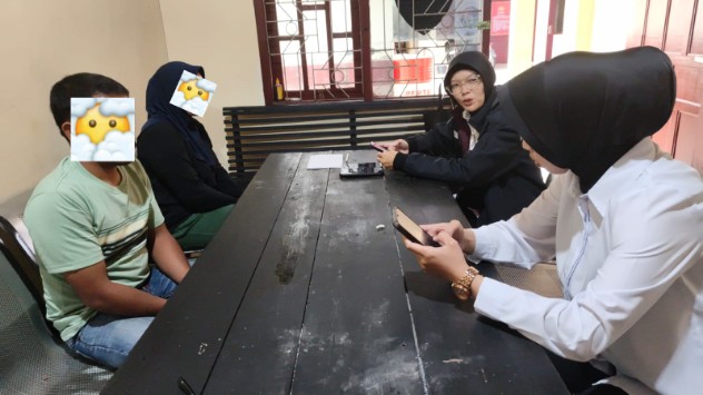 Tersangka sedang di introgasi petugas Polres Galus |doc|Humaspolresgalus|