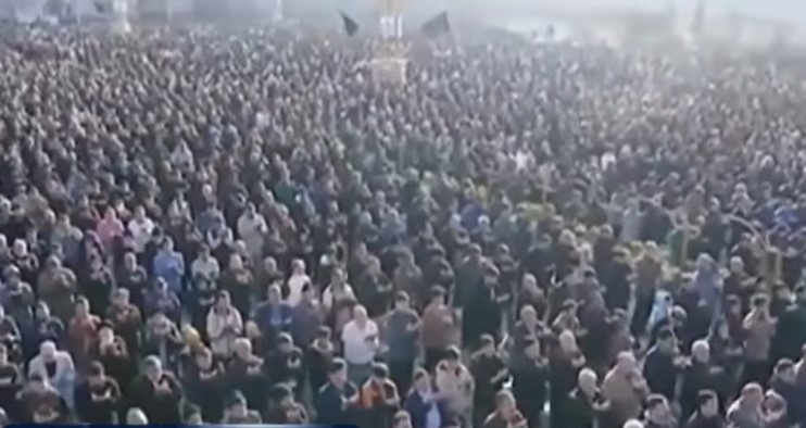 Warga Iran laksanakan Shalat Idul Fitri di Kota Mashad, Iran |doc|cut|Google|