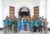 BEM Mahasiswa PSDKU Unsyiah Gayo Lues di depan Pendopo Bupati Gayo Lues | doc | Bem-Indra)
