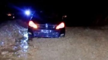 Kenderaan roda empat terjebak dilokasi |doc|Google|