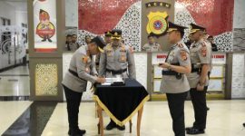 Kapolda Aceh Irjen Pol. Ruddi Setiawan memimpin serah terima jabatan terhadap 16 perwira, terdiri atas tujuh Pejabat Utama dan sembilan Kapolres jajaran Polda Aceh, di Lobby Mapolda Aceh, Rabu (15/7/2026) |doc|PolresGalus|
