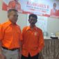 Mantan Gubernur Aceh, Irwandi Yusuf, bersama tokoh muda kader PNA Gayo Lues Jeck Gayo jelang pelaksanaan Kongres II PNA, di Banda Aceh, Sabtu (25/7/2026)