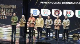 Bupati Gayo Lues Suhaidi SPd MSi (nomor 3 dari kiri) bersama enam kepala daerah lainnya