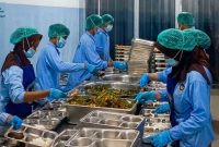 Dapur SPPG Blang Jerango yang dikelola Yayasan Bustanul Quran. SPPG tersebut telah menerapkan standar operasional prosedur, didukung peralatan pengolahan makanan serta tenaga yang menangani proses produksi.