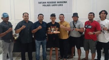 Satuan Reserse Narkoba Polres Gayo Lues mengamankan dua pria dan menyita tiga paket diduga narkotika jenis sabu dengan berat total 1,65 gram dari sebuah rumah di Desa Kampung Jawa, Kecamatan Blangkejeren, sekitar pukul 15.00 WIB, Selasa (15/9/2026).