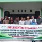 Kepala Bidang Perkebunan pada Dinas Pertanian, Ridwan SP, Fhoto bersama dengan kelompok tani pada saat pelaksanaan kegiatan dan inklusi keuangan secara masif dan merata kepada konsumen dan masyarakat pelaku UMKM, Perempuan dan penyandang disabilitas |doc|Rdn| 